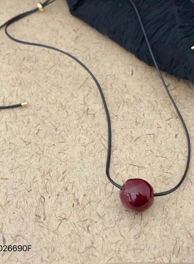 高级感红色圆球项链女短款