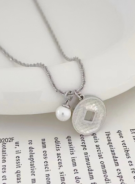 2025年新款精致简约优雅项链女百搭经典款毛衣链珍珠吊坠颈链配饰