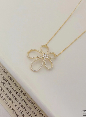 时尚高级感S925银镂空花朵项链女小众毛衣链轻奢锁骨链气质颈链