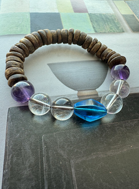 与光同晨。海南沉香蓝色老琉璃菱珠白水晶紫水晶手链