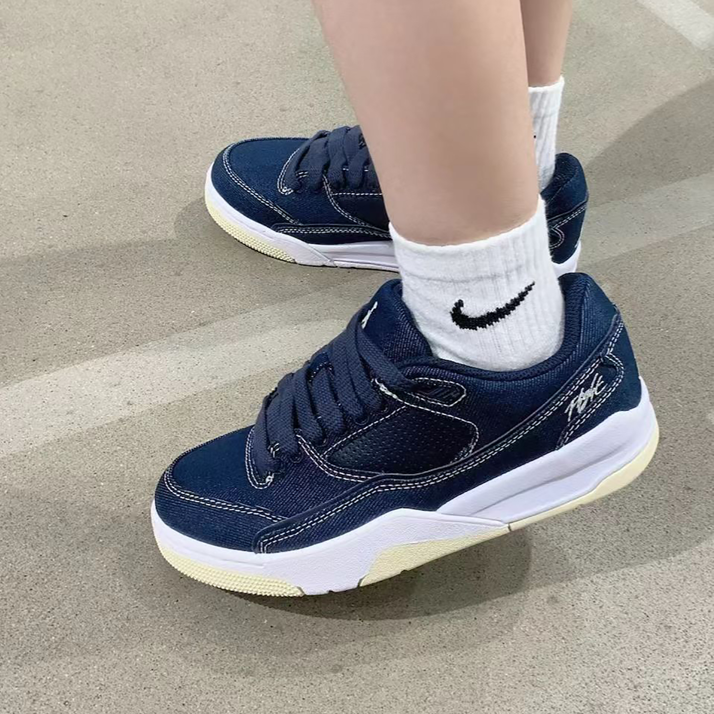 Nike/耐克Jordan Flight Court女子舒适缓震低帮篮球鞋IH4489-451 - 图1