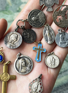 法国古典勋章圆牌艺术珐琅坠收藏