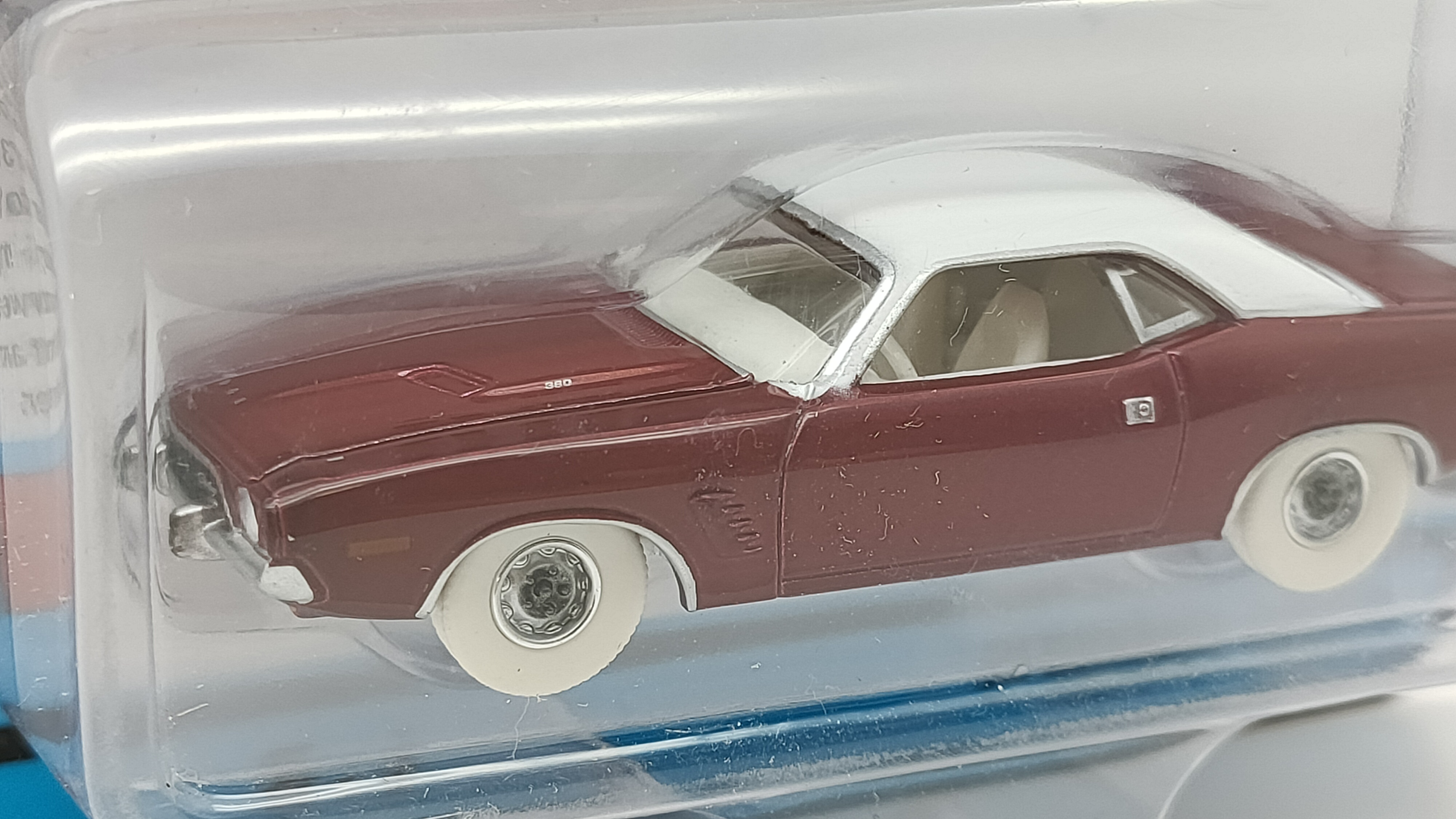 1/64 autoworld #027 1974款到齐挑战者Rallye/ ULTRA RED - 图2