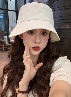 渔夫帽出游女天显脸小
