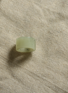 10号戒指 新疆和田玉黄口青花直切款指环 5459