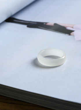 13号戒指 和田玉白玉泥鳅背圆弧素圈指环 9339