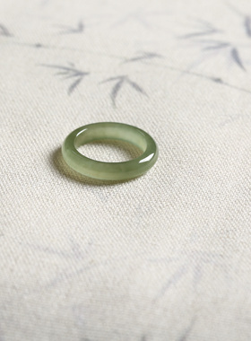 13号戒指 和田玉晴水青白圆弧素圈指环 3200