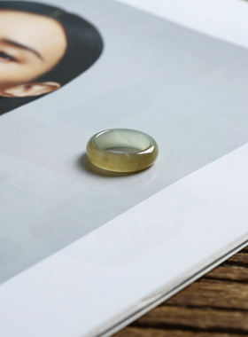 2号戒指 新疆和田玉糖料糖玉窄条泥鳅背小尺码圆弧素圈指环 2788