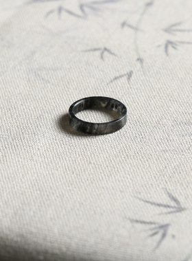 9号戒指 新疆和田玉青花籽料 籽玉墨玉超薄窄条直切款指环 8375