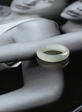 17号戒指 新疆和田玉青花籽料 籽玉圆弧泥鳅背素圈指环 6642