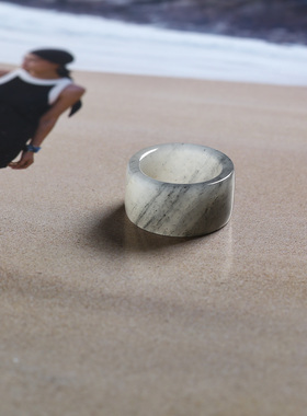 14号戒指 新疆和田玉青花籽料 籽玉宽条直切款方口指环 扳指 9111