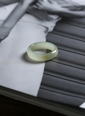 12号戒指 新疆和田玉糖青玉糖青泥鳅背圆弧素圈指环 2802