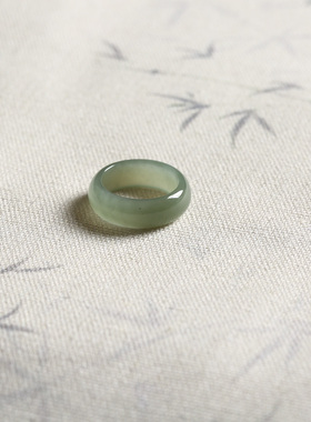 7号戒指 和田玉晴水青白小尺码圆弧素圈指环 尾戒 3201