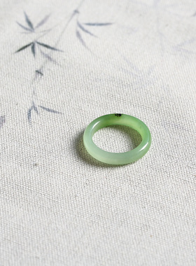 18号戒指 和田玉碧玉俄碧鼓条圆弧素圈指环 1630