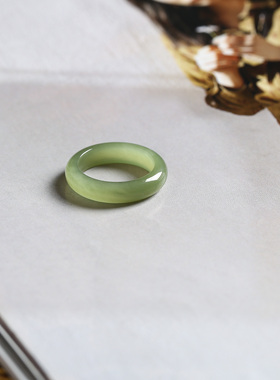 13号戒指 新疆和田玉青黄口鼓条圆弧素圈指环 9303