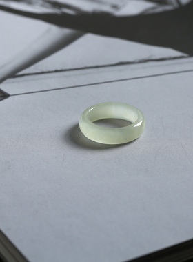 13号戒指 和田玉晴水浅青白泥鳅背圆弧素圈指环 2879