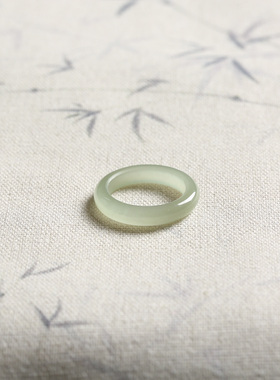 14号戒指 和田玉晴水青白鼓条圆弧素圈指环 3206