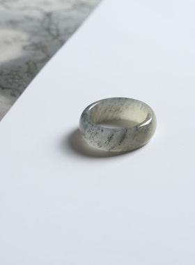 17号戒指 新疆和田玉青花籽料 籽玉中宽圆弧素圈指环 6018