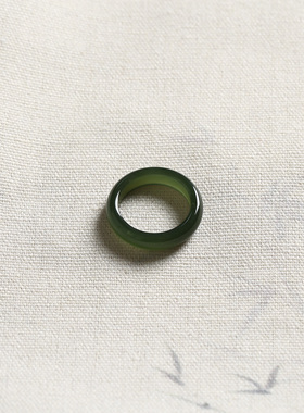 13号戒指 和田玉青白泥鳅背圆弧素圈指环 3226