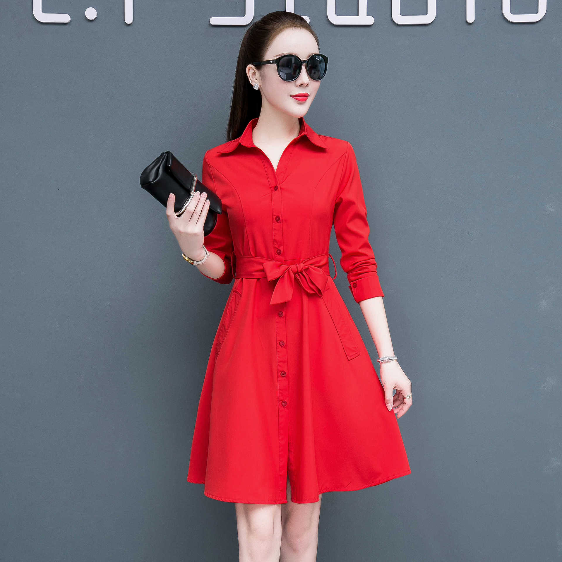 连衣裙2024爆款新款夏中长款女装中国红风衣系腰带有口袋的衬衫裙-图0