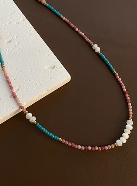 手工串珠新款锁骨链女式钛钢不易掉色天然石草莓晶吊坠个性轻奢风