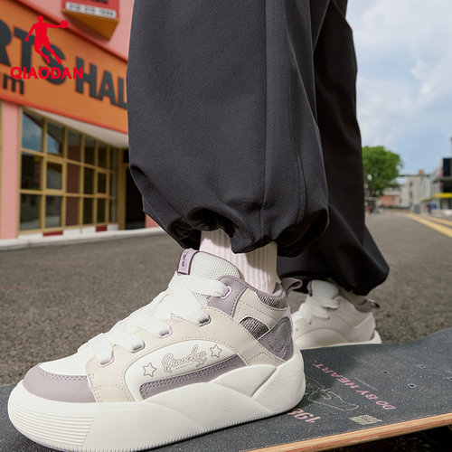 【商场同款】乔丹泡芙鞋女板鞋高帮2025年冬季新款运动鞋休闲百搭 - 图2