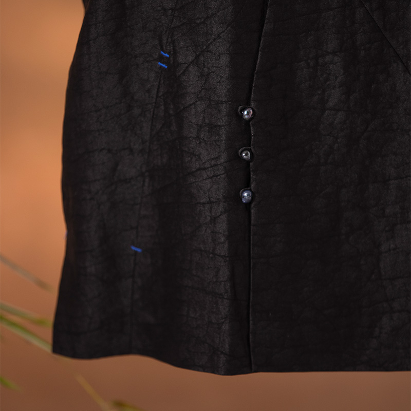 慢慢变蓝原创设计 中式斜襟香云纱马甲宽松马夹珍珠扣桑蚕丝 - 图2