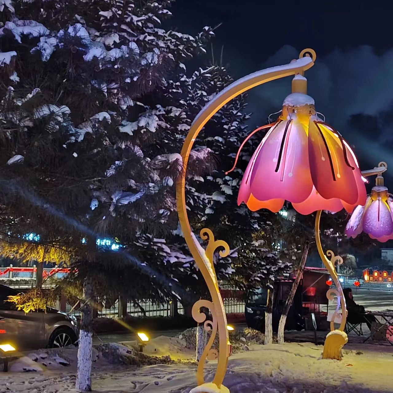 自动感应花户外景区商业街游乐园红外人体亚克力互动机械开合花灯 - 图0