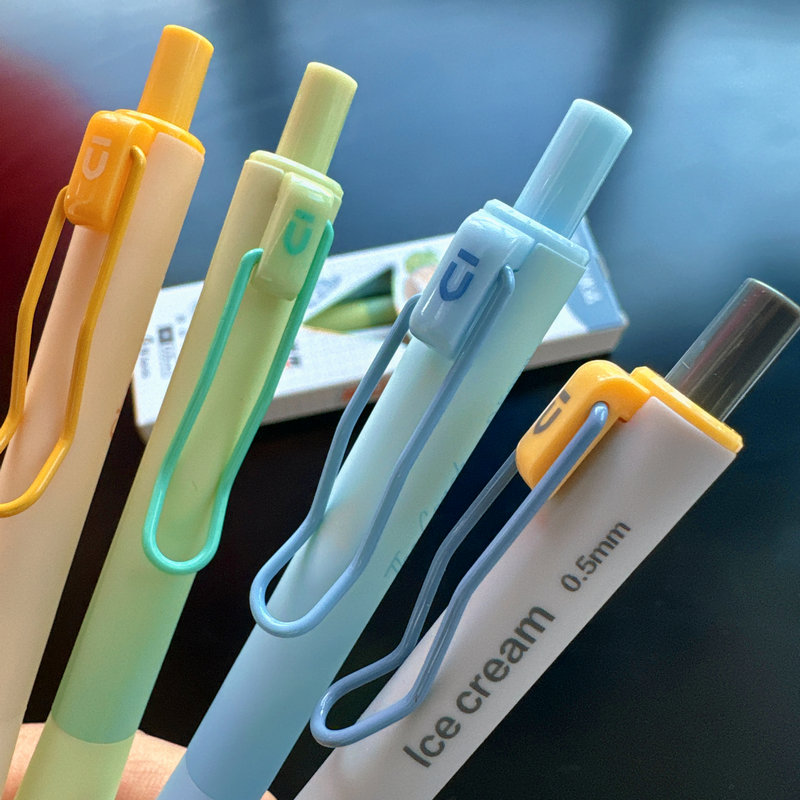 晨光书写小行家速干中性笔特别好写磨砂质感握感舒适多巴胺限定笔 - 图0