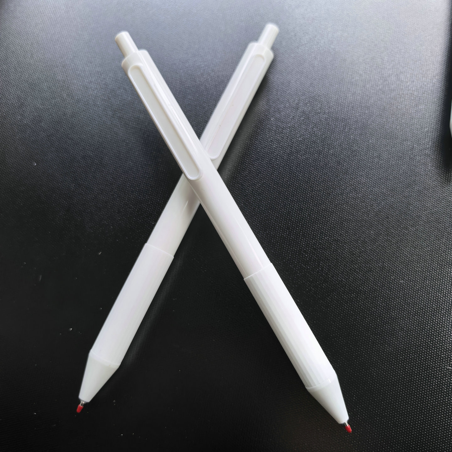 晨光特别好写按动速干中性笔黑H9113学生白笔杆刷题笔握感舒适笔 - 图0