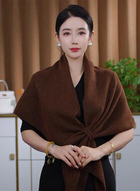 2026秋季新款纯色三角巾披肩女百搭气质加厚保暖护颈围脖外搭披风