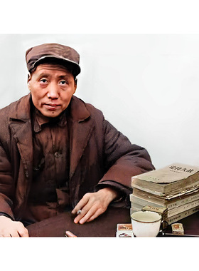 毛主席在保安-1936年艰苦岁月老照片黑白上色红色革命精神励志画