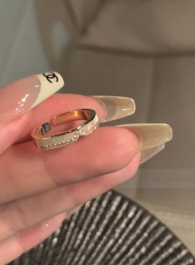 J28轻奢精致名媛锆石贝壳字母戒指女ins高级感时尚叠戴指环