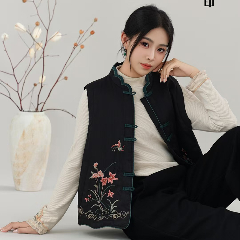 多金麻印新中式女装马甲上衣2025秋冬国风夹棉外套苎麻刺绣坎肩女