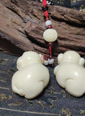 象牙果可爱小猪摆件卡通