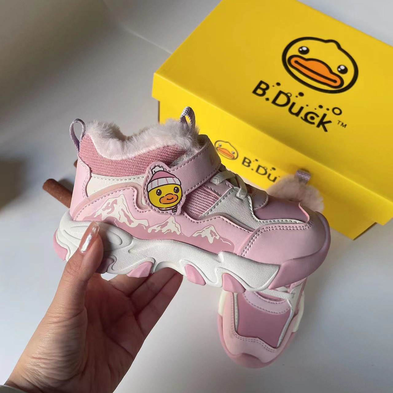 小黄鸭冬季棉鞋魔术贴男女宝宝防滑耐磨加厚加绒运动鞋24-30码 - 图2