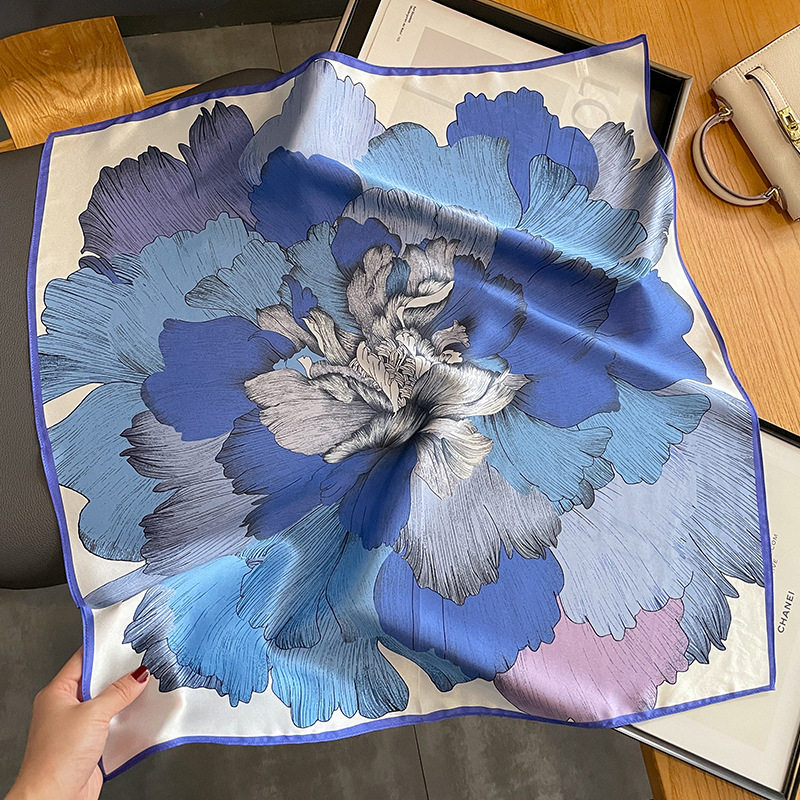 夏季新款蓝色牡丹花朵100%70丝巾 笛菲围巾/丝巾/披肩