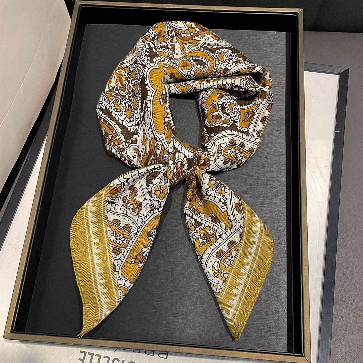 复古腰果棉麻手感围巾日系包头绑腰丝巾女春秋保暖护颈小方巾领巾