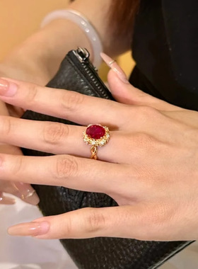 璀璨花型鸽血红宝戒指女中古轻奢