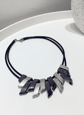 黑色金属长条编织多层黑绳项链