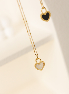 爱心锁头白贝壳钛钢镀18K金项链