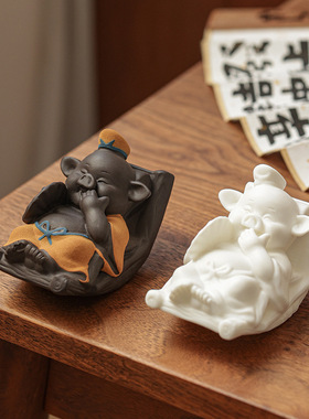 创意摇摇猪小摆件家居客厅茶室桌面动物茶宠办公桌解压陶瓷工艺品