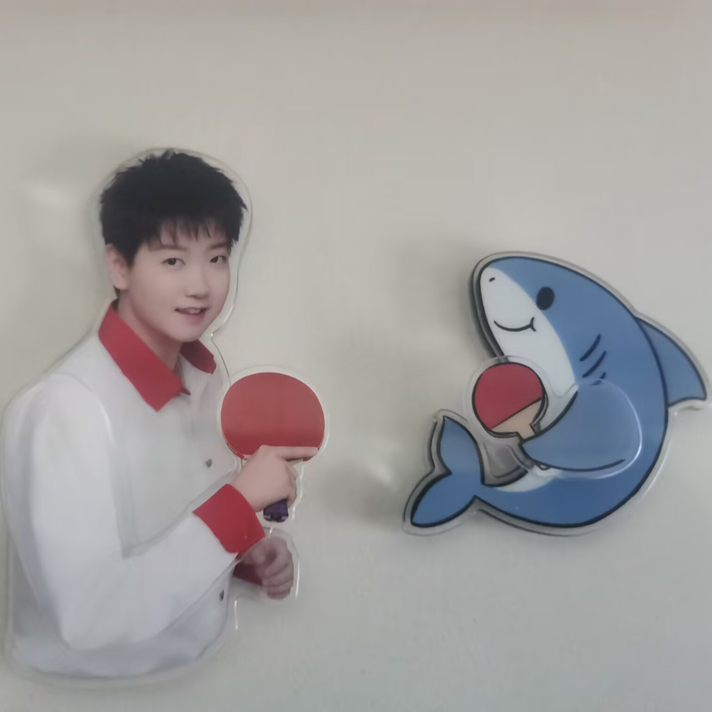 正品代购肯德基孙颖莎联名周边kfc礼盒冰箱贴乒乓球贴纸小卡海报 - 图0