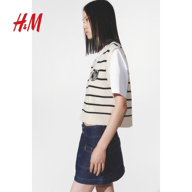 HM Women's Red Wool Sweater 2025 Autumn New New Year's Jersey Appliqué Sweater Vest 1271058