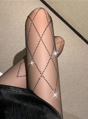 闪亮黑色丝袜女网红菱形格子烫钻带钻连裤袜超薄款防勾丝性感黑丝