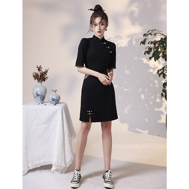 贵佩旗舰店黑色国潮旗袍年新款年轻款少女改良性感中国风修身短款连衣裙1