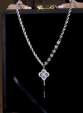 四叶草毛衣链女小众设计感新款