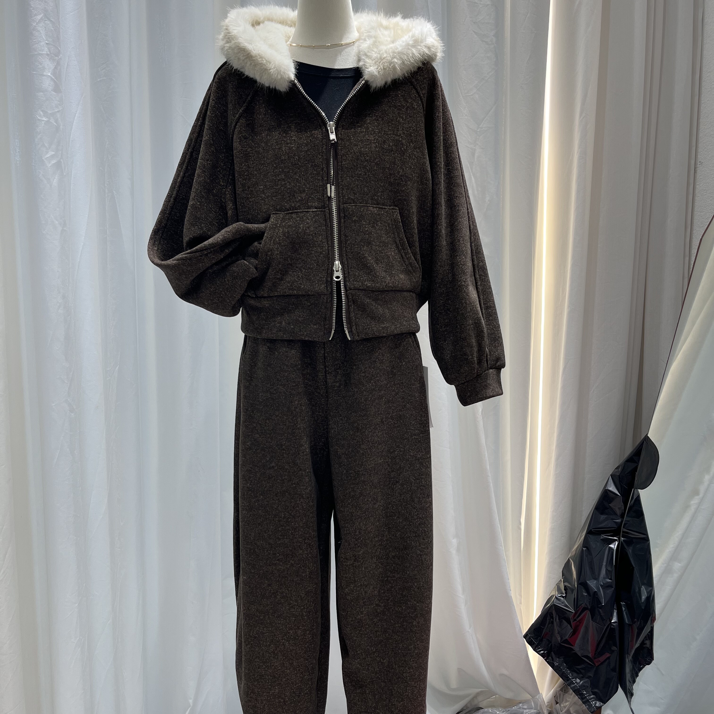 毛领连帽卫衣套装女2025冬季新款宽松加绒毛呢卫裤两件套时尚套装,淘宝优惠券,粉丝福利购,淘宝优惠卷