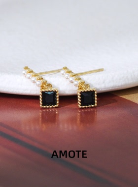 AMOTE复古黑方块S925银镀金耳钉
