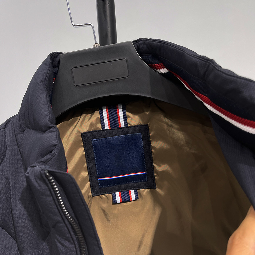 细节拉满 意式高端冬季立领羽绒马甲 白鸭绒菱形格背心 藏青色,淘宝优惠券,粉丝福利购,淘宝优惠卷